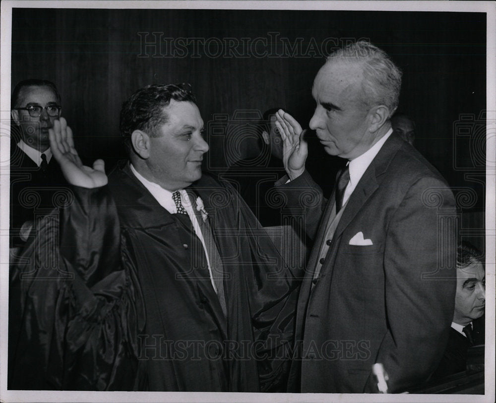 1959 Press Photo Ira Kaufman New Probate Judge Swore Ed - Historic Images