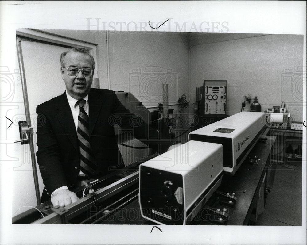 1988 Press Photo C William Kaufman Educator   - Historic Images