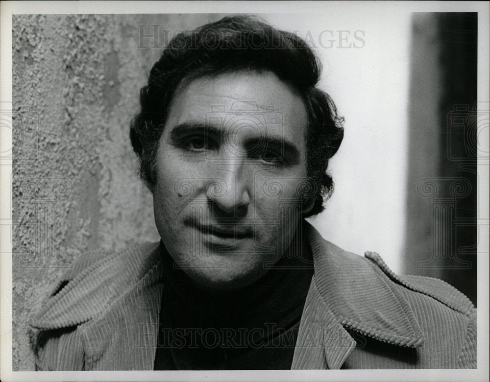 1988 Press Photo Judd Hirsch actor Taxi Dear John - Historic Images