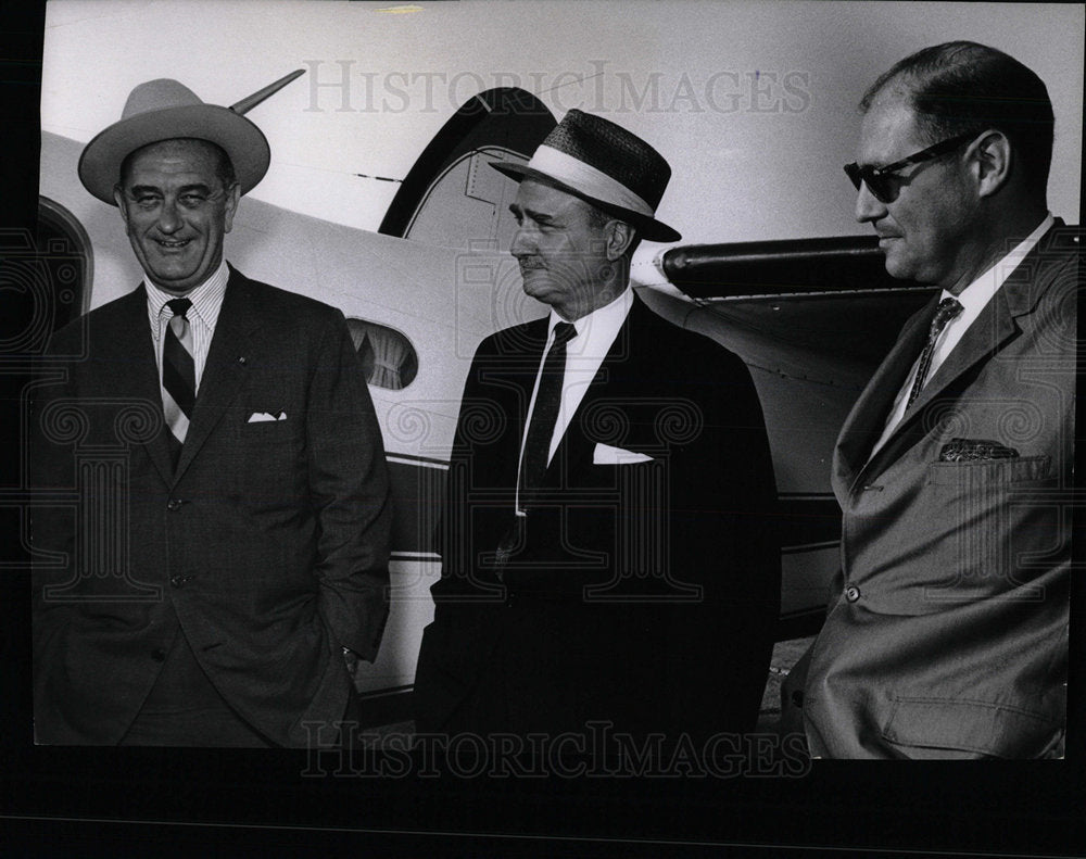 1960 Press Photo Lyndon Johnson Alexis McKinney - Historic Images