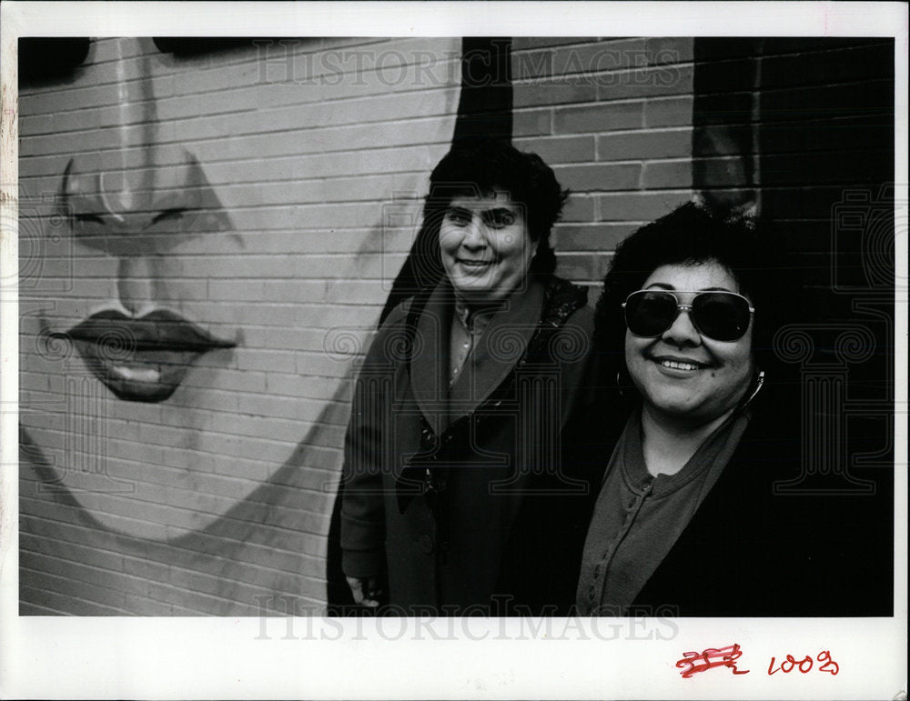 1990 Press Photo Mary Miera Shirley Castro  - Historic Images