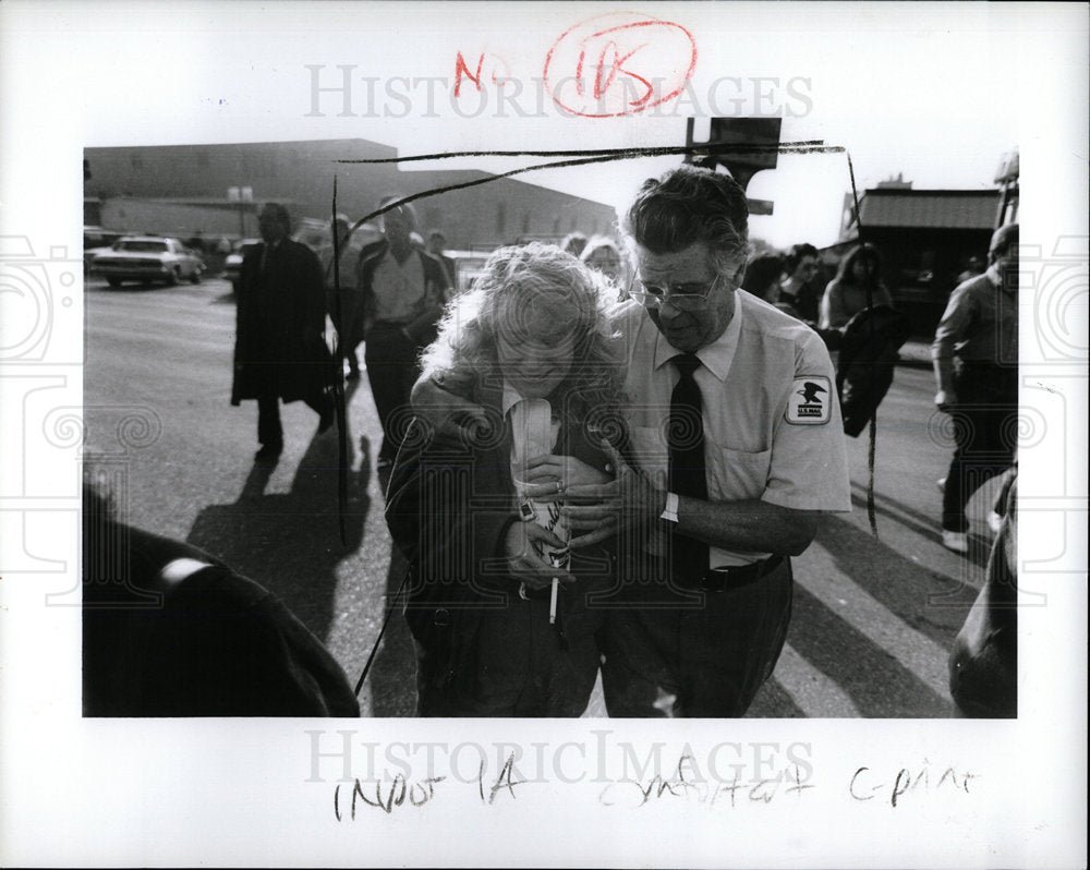 1992 Press Photo Royal Oak Post Office Shooting - Historic Images