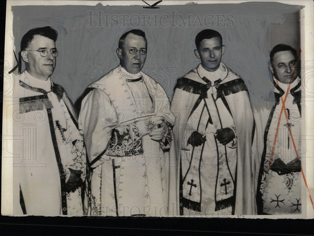 1937 Press Photo Bishop Walsh Mooney Rev. Walter Hoery - Historic Images