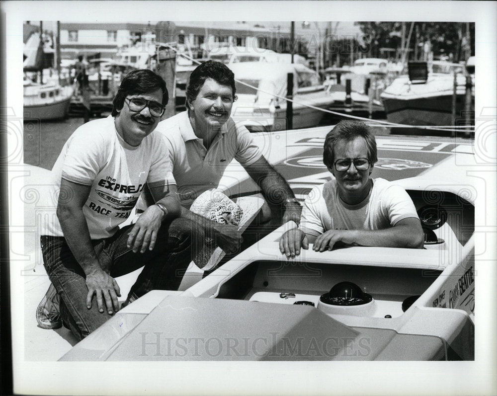 1983 Press Photo driver Larry Focht Express Crew racing - Historic Images