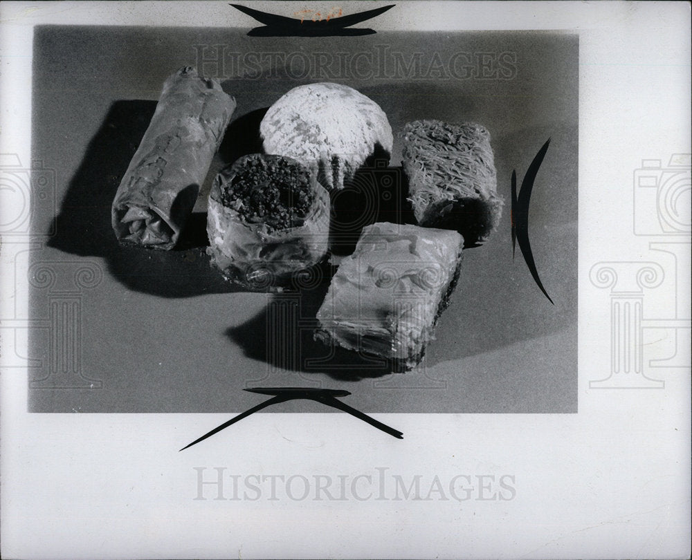 1976 Press Photo assorted Greek pastries - Historic Images