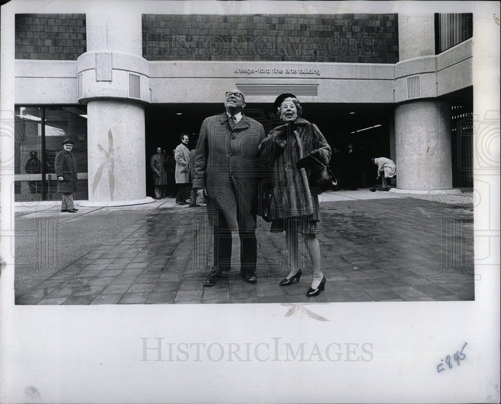1975 Press Photo Mrs. Edsel B. Ford Kresge College art - Historic Images
