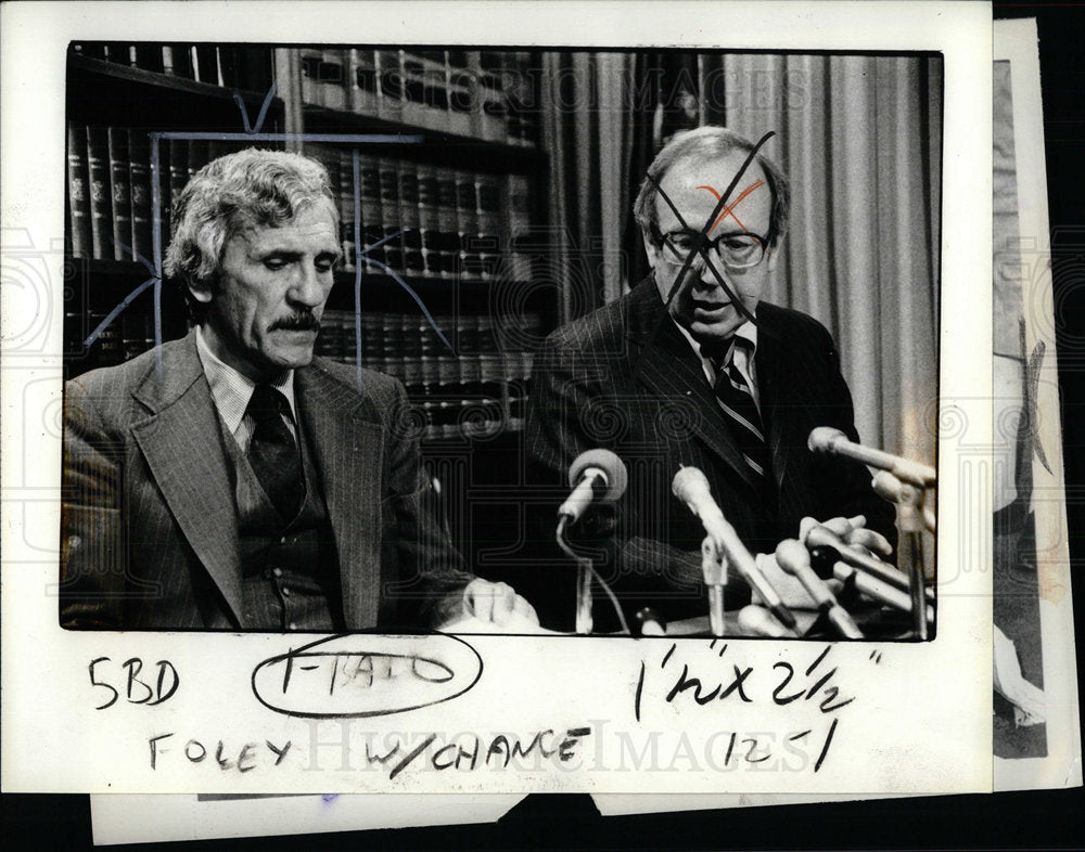 1976 Press Photo Foley with Chance - Historic Images