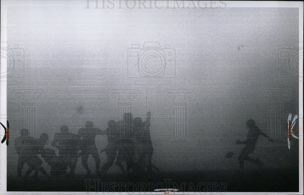 1971 Press Photo Warren Punter Larry Bastos Lakes Fog - Historic Images