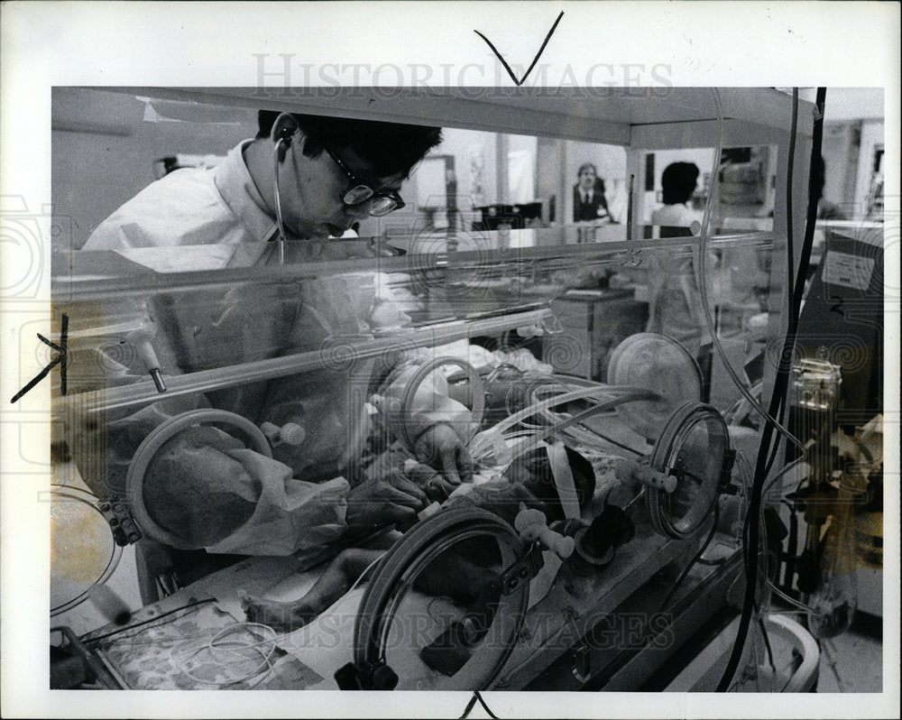 1983 Press Photo Neo natal high riskunit Grace Hospital - Historic Images