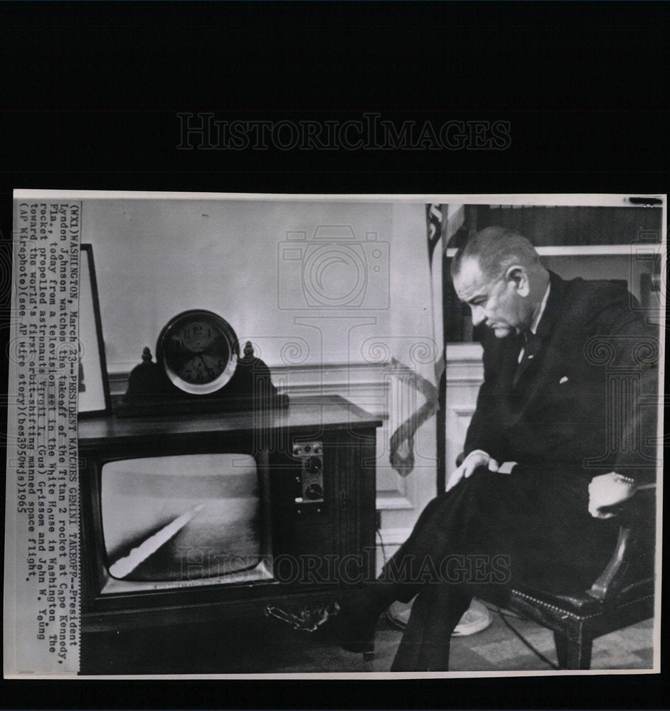 1965 Press Photo President Lyndon Johnson watches Titan - Historic Images