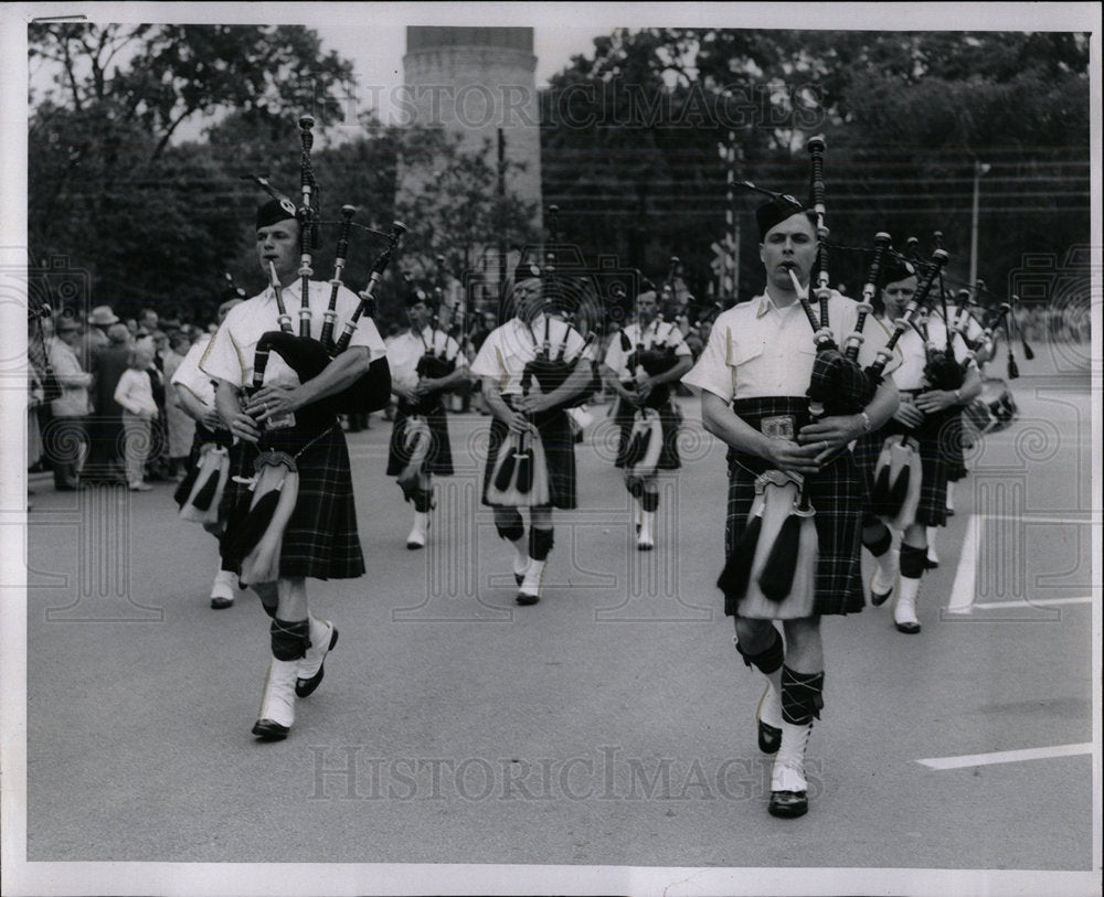 1959 Rugeley Visitors Welcomed By Bagpipes - Historic Images