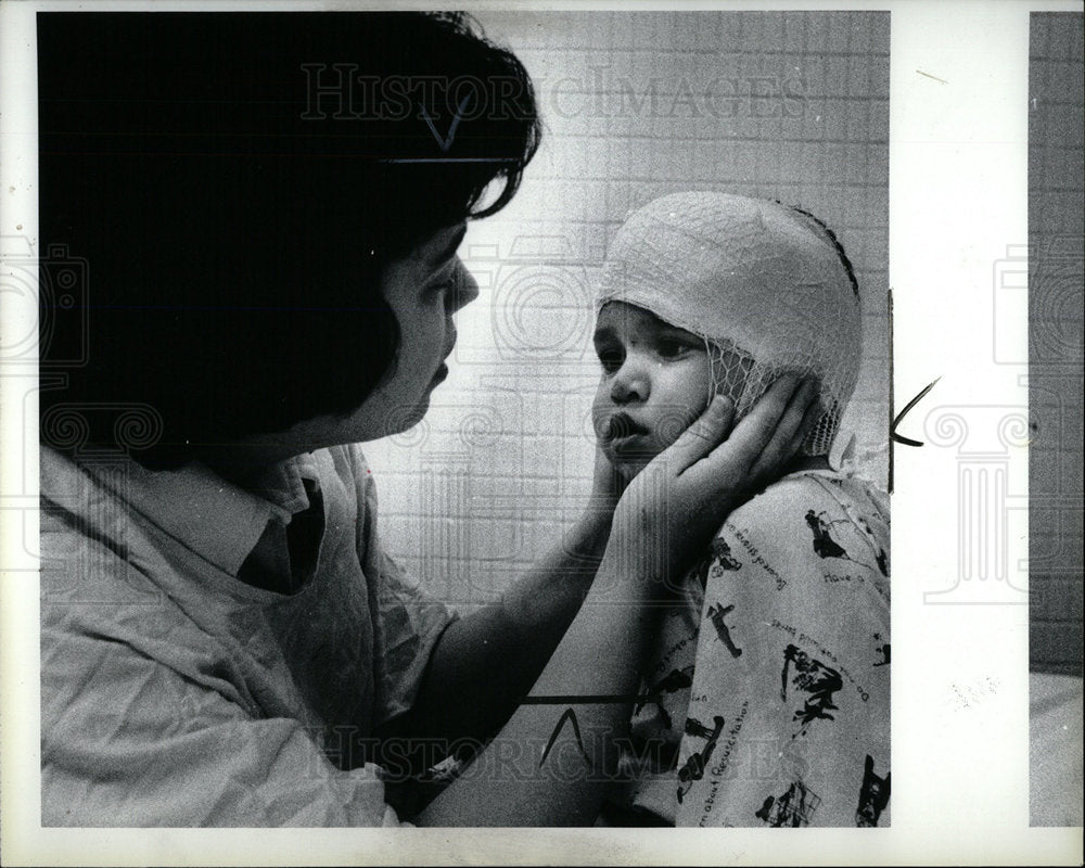1980 Press Photo Marge Comfort Charley Birth Kryszak - Historic Images