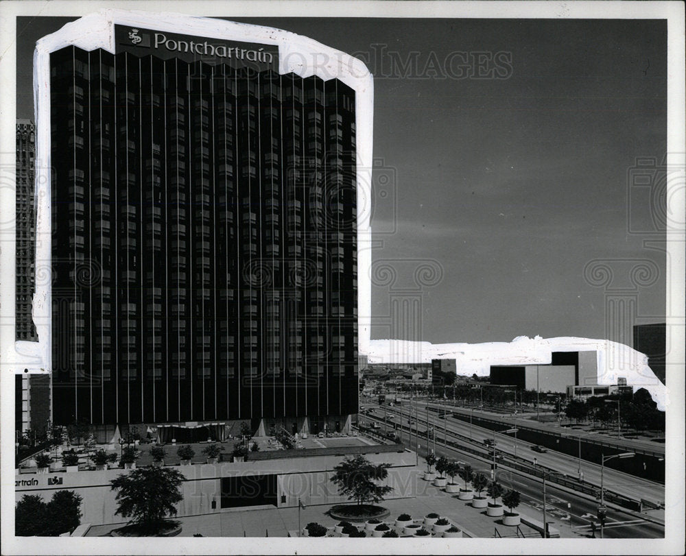1974 Press Photo Detroit Hotels Pontchartrain Revenue  - Historic Images