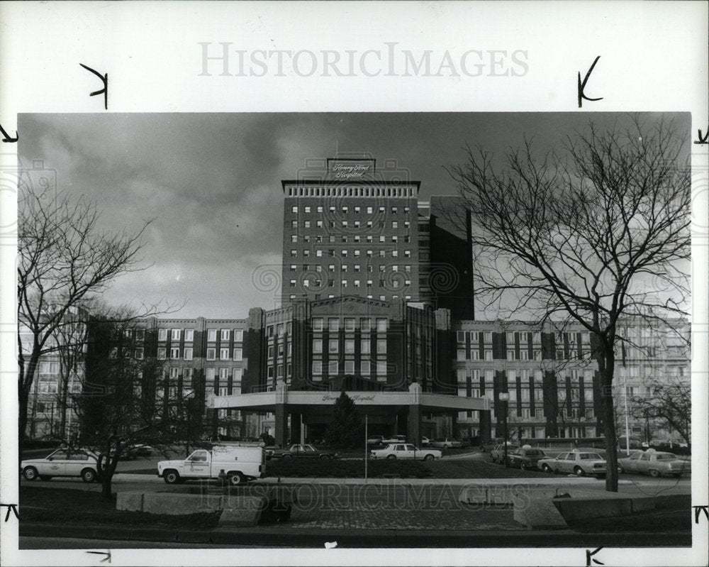 1988 Press Photo Ford Hospital Mollender Detroit Plant  - Historic Images