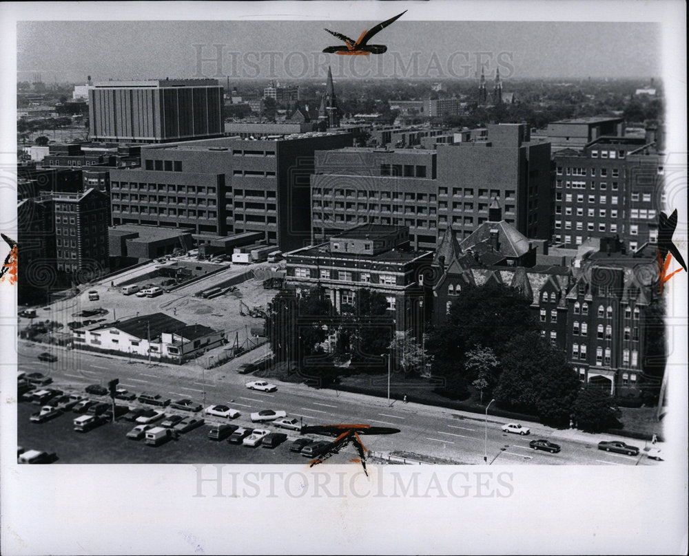 1973 Press Photo Harper Hospital Detroit Overall Shot T - Historic Images