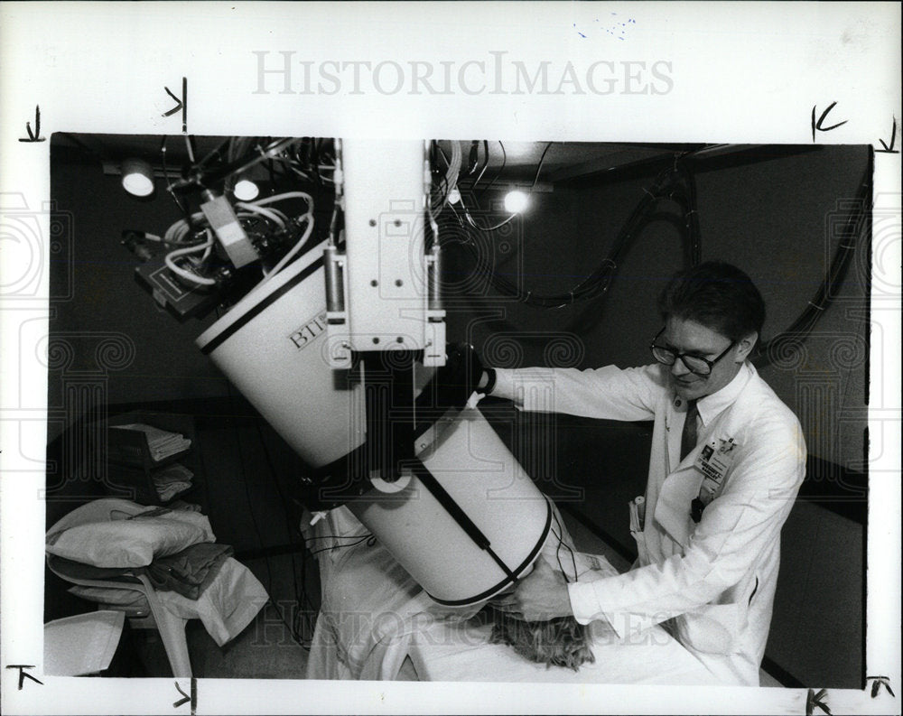 1989 Press Photo MRI Machine Henry Ford Hospital - Historic Images
