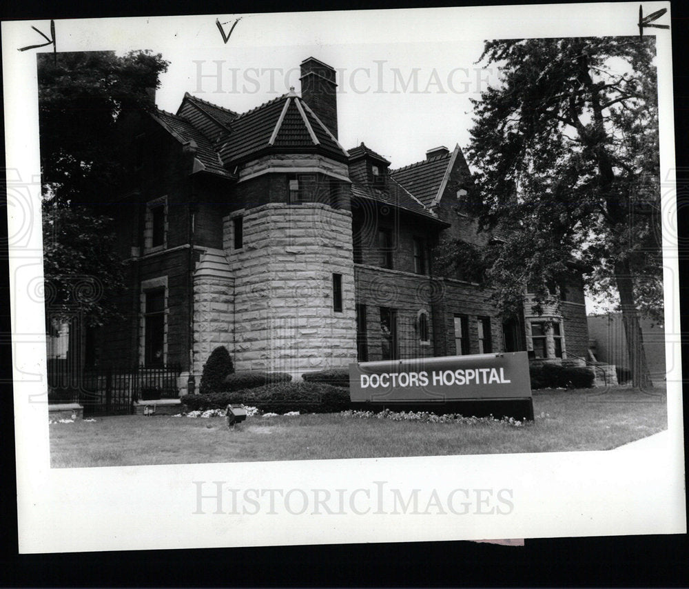 1991 Press Photo Doctors Hospital filed for Bankruptcy. - Historic Images