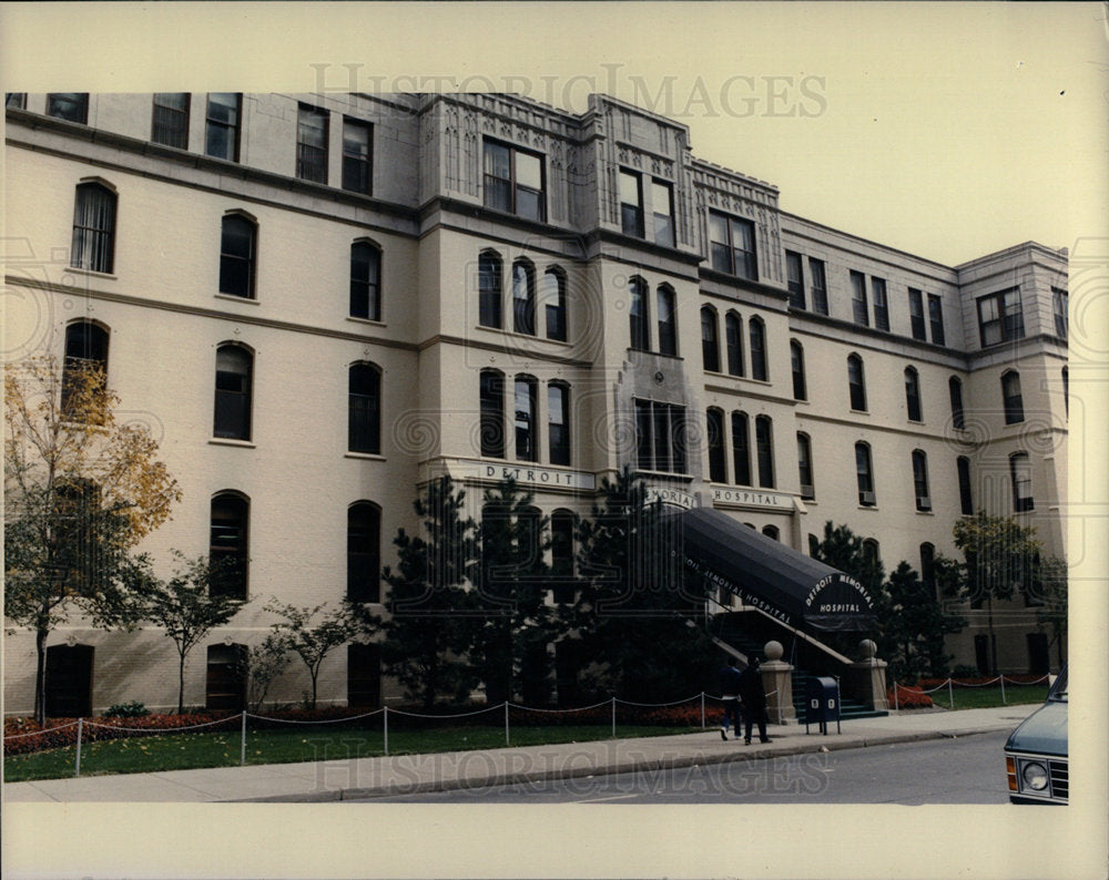 1985 Press Photo Detroit Memorial Hospital Picture snap - Historic Images