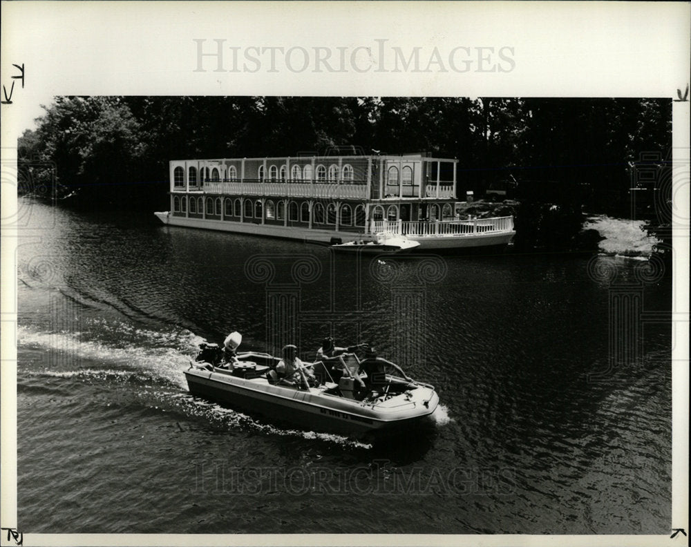 1991 Press Photo Michigan Princess boat Van Buren lake - Historic Images