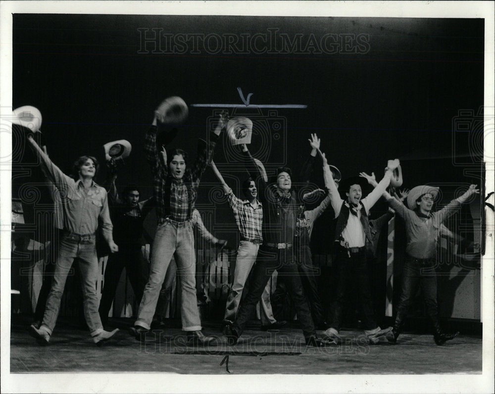 1983 Press Photo Music Show Oaklahoma Kansas City  - Historic Images