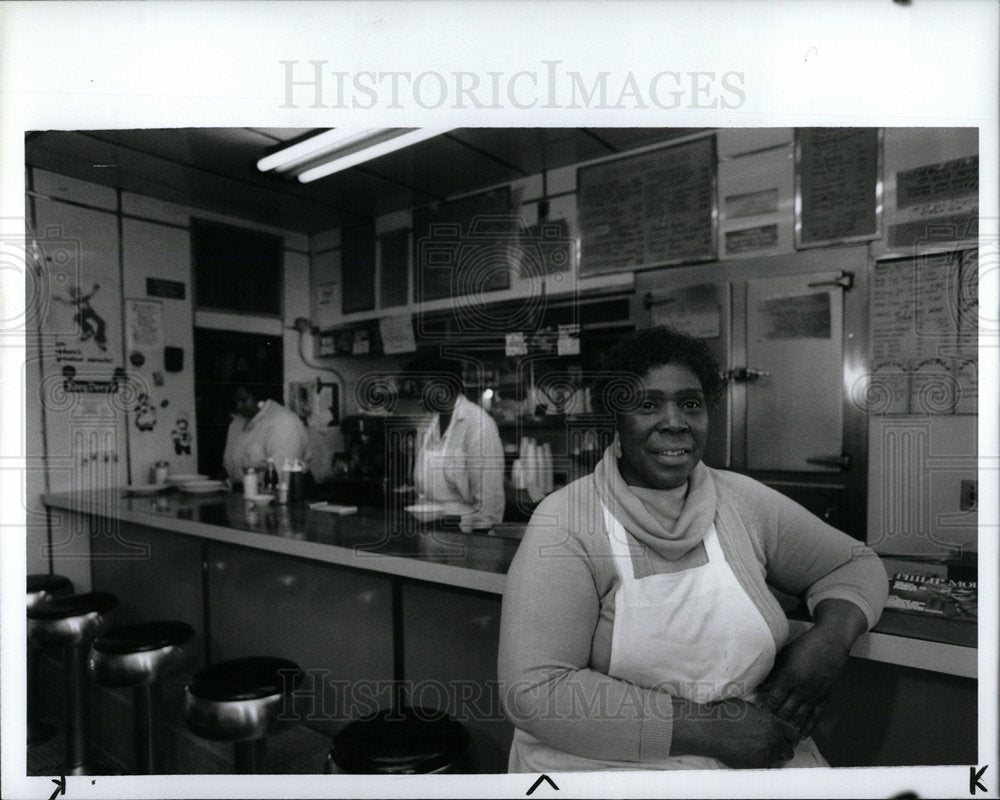 1990 Press Photo Thelma Grissom Restaurant Owner Mich - Historic Images