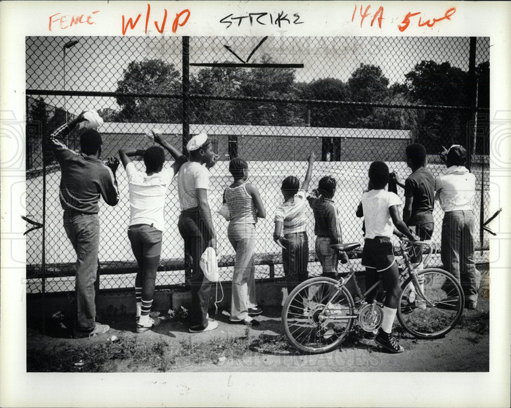 1980 Press Photo Detroit Palmer Park Gatziff Swim Pool  - Historic Images