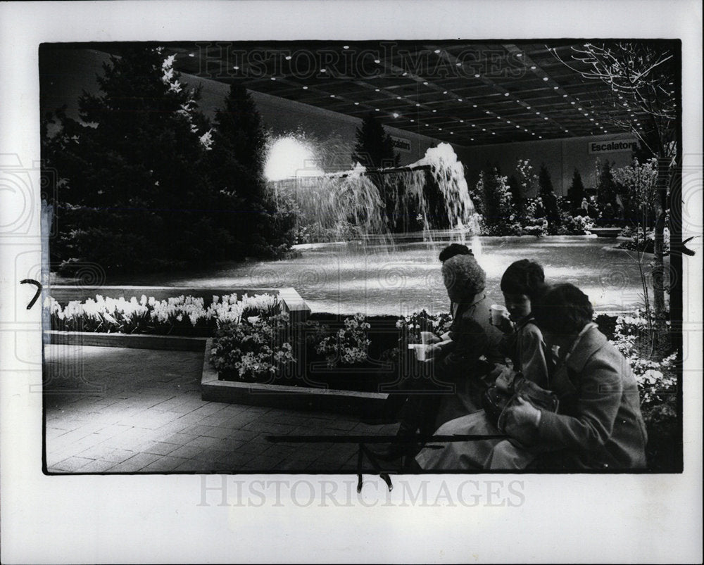 1979 Press Photo Recreation Exhibit Detroit News glass  - Historic Images