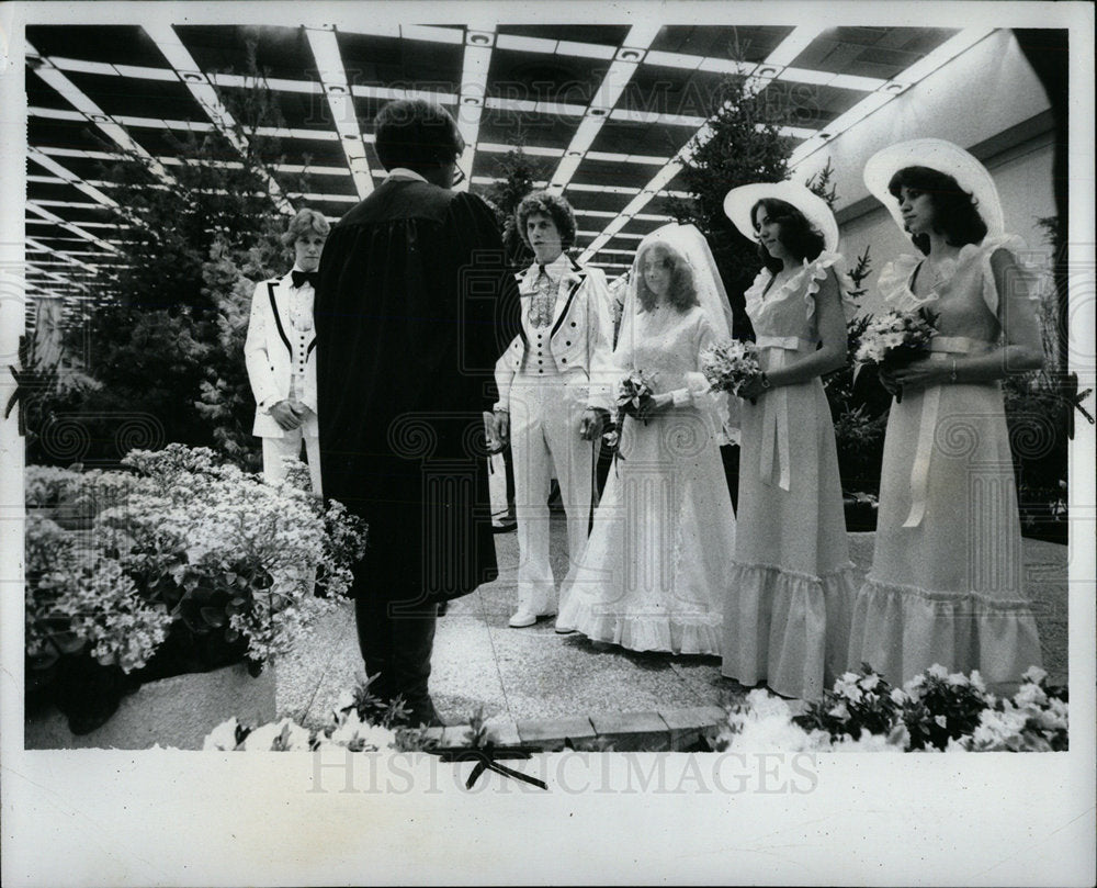 1977 Press Photo Detroit Judge Therese Doss Wedding  - Historic Images