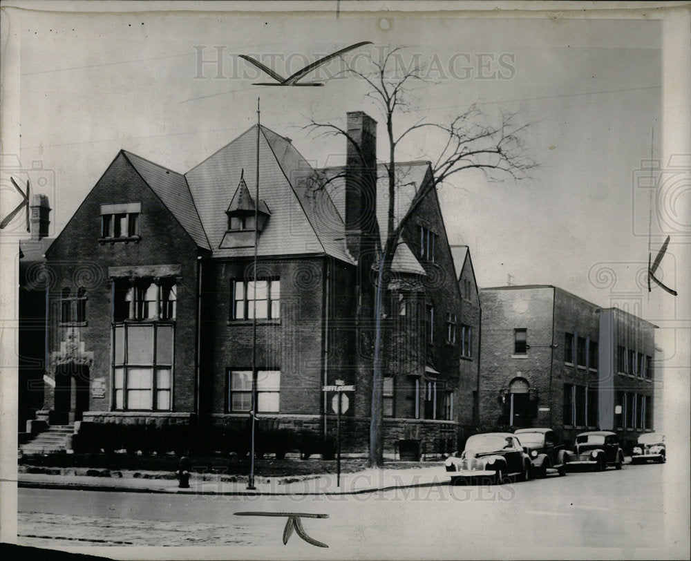 1945 Press Photo Alexander Blain Detroit Hospital Ave  - Historic Images