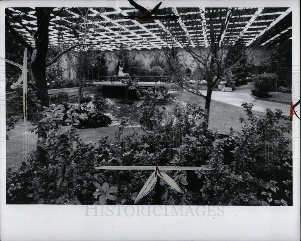 1972 Press Photo Home Furniture Flower Show Chicago Ill - Historic Images