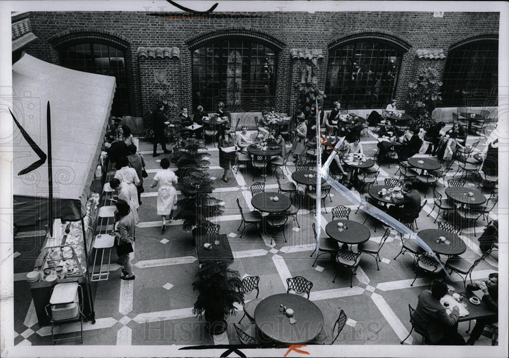 1967 Press Photo Continental Cafe Detroit Art Institute - Historic Images