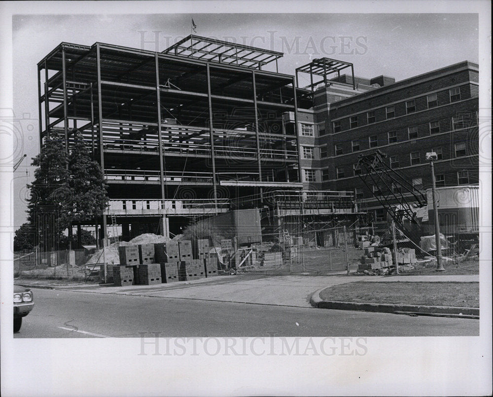 1973 Press Photo New Grace Hospital Steel Work South  - Historic Images