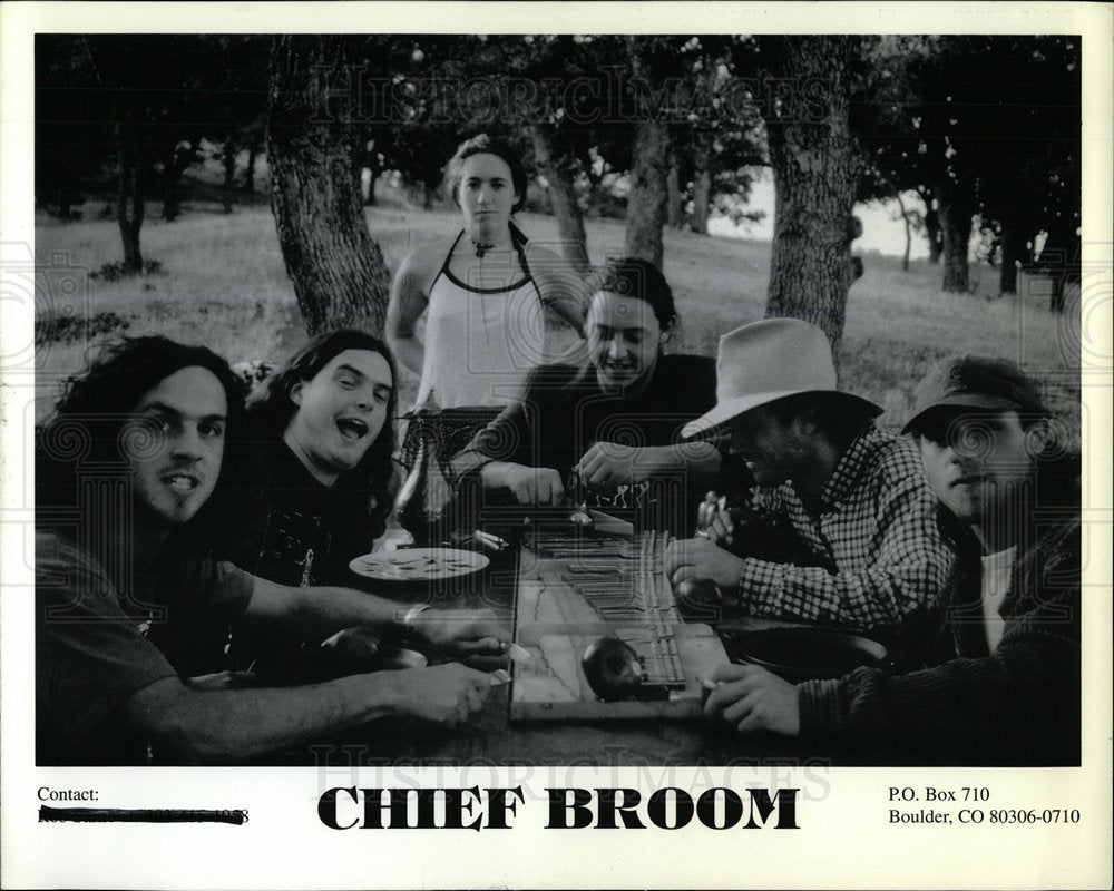 1998 Press Photo Chief Room Band Members  - Historic Images