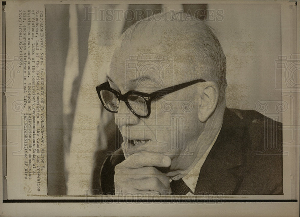 1969 Press Photo Dr Milton Eisenhower Commission Report - Historic Images