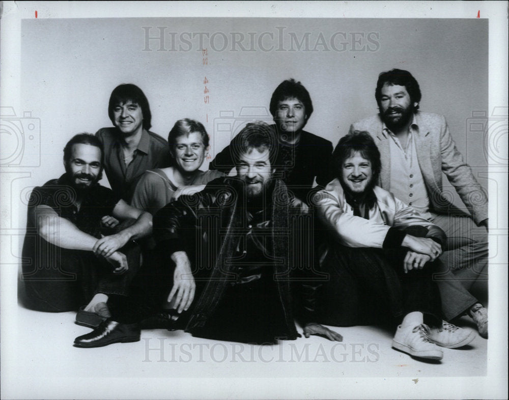 1981 Press Photo Chicago Beach Boys Phil Ramone Bill  - Historic Images