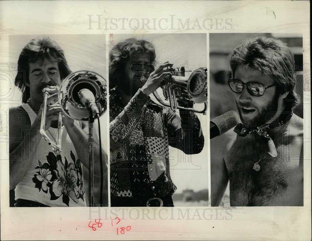 1974 Press Photo Chicago American Phil Ramone Beach  - Historic Images