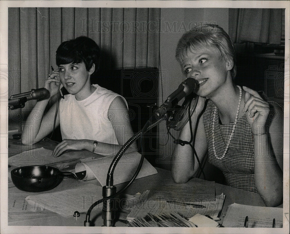 1967 Press Photo WLS Radio Station AFTRA Strike - Historic Images