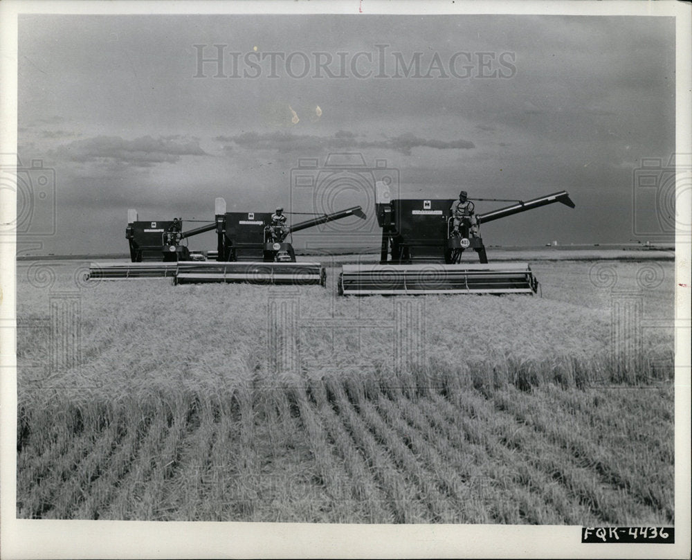 1962 Press Photo McCormick Harvesting Caravan - Historic Images