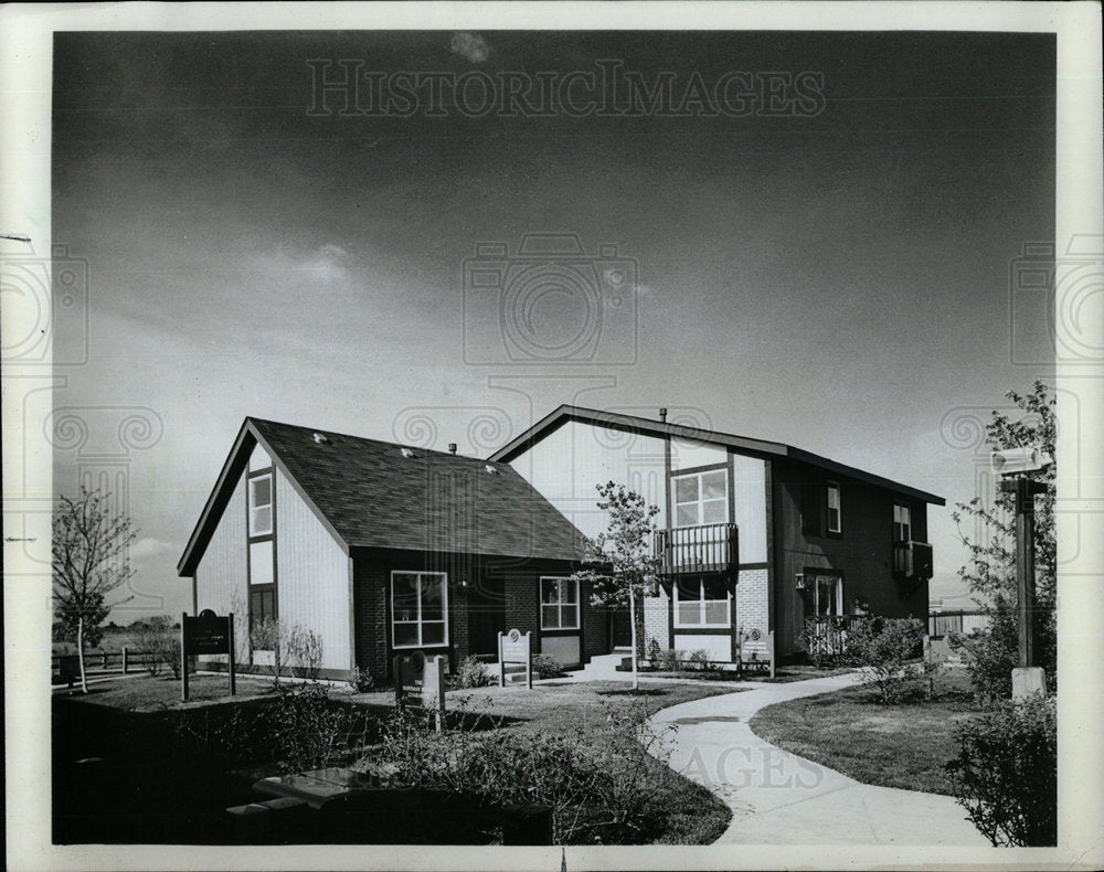 1972 Press Photo Hoffman Rosner corp Oak Garage Housing - Historic Images