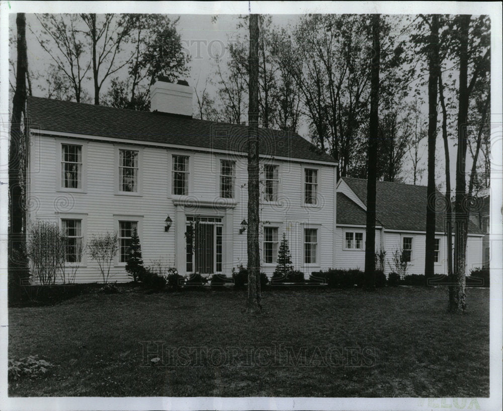 1974 Press Photo Bicentennial Home designed birthday  - Historic Images