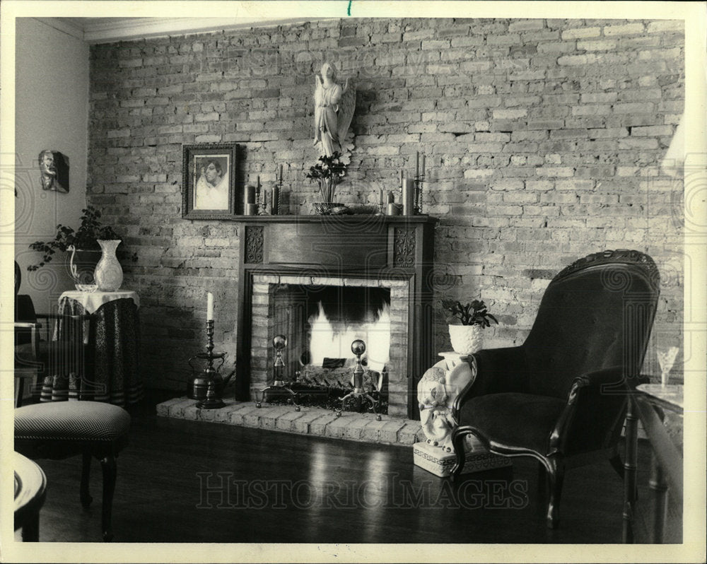 1966 Press Photo Antiques Fieplace Wood Mantel North  - Historic Images