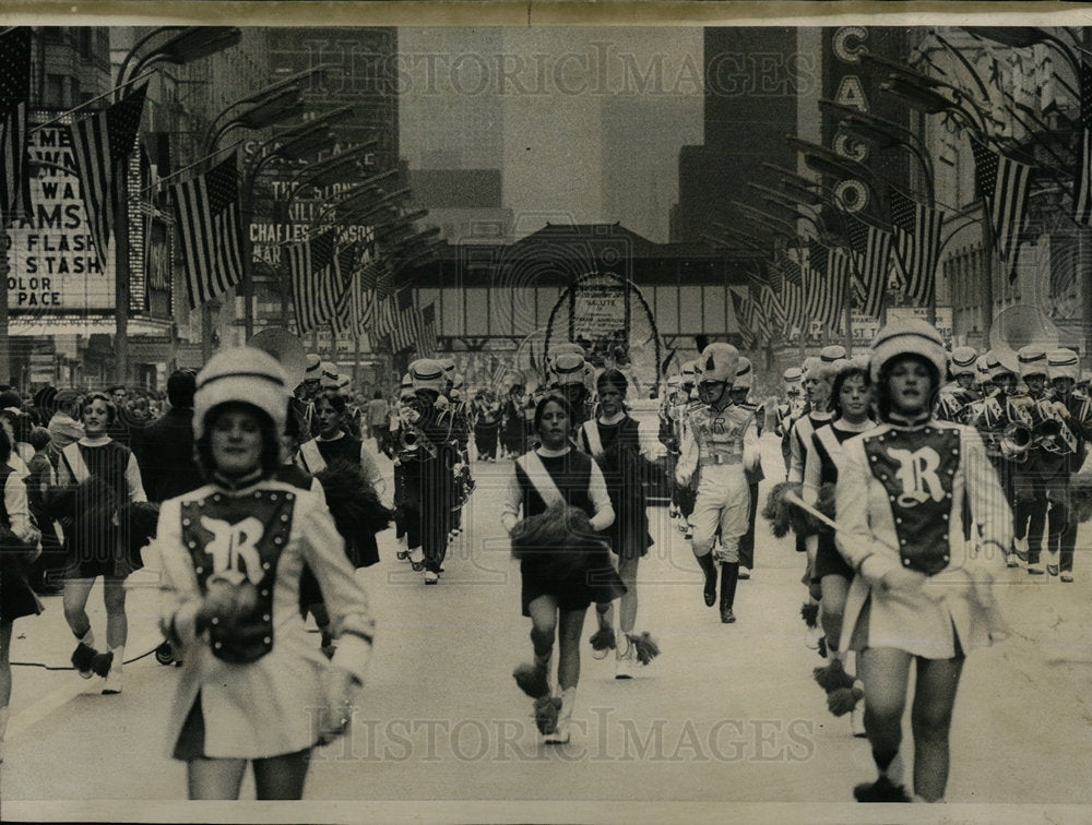1973 Press Photo Rita High school band Columbus Parade  - Historic Images