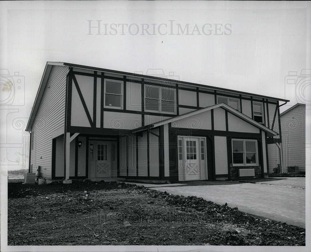 1976 Press Photo Duplex House Homes Bolingbrook Chicago - Historic Images