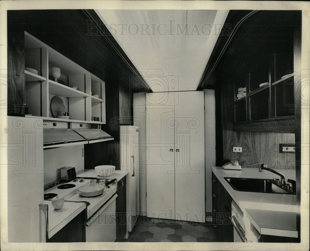 1962 Press Photo sland Wood coated kitchen grease Doors - Historic Images