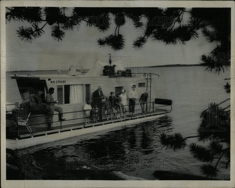 1963 Press Photo One Minnesota Houseboat Popular Fishin - Historic Images