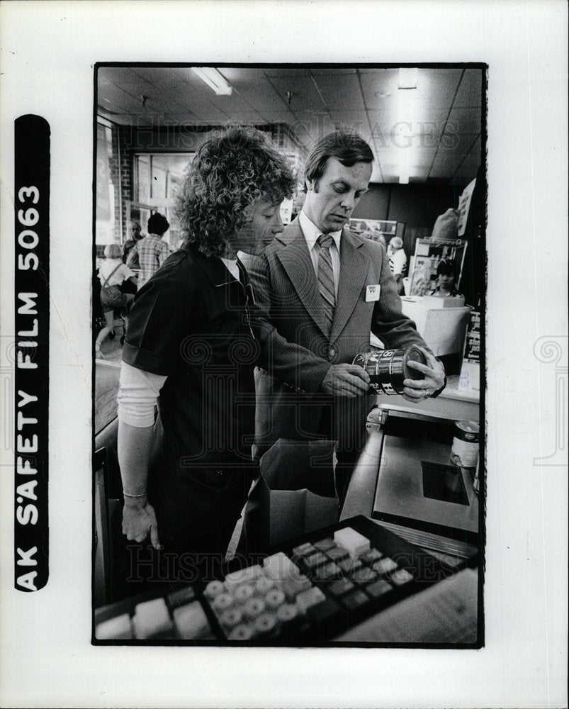 1981 Press Photo New Scanner Pricing System At Supermkt - Historic Images