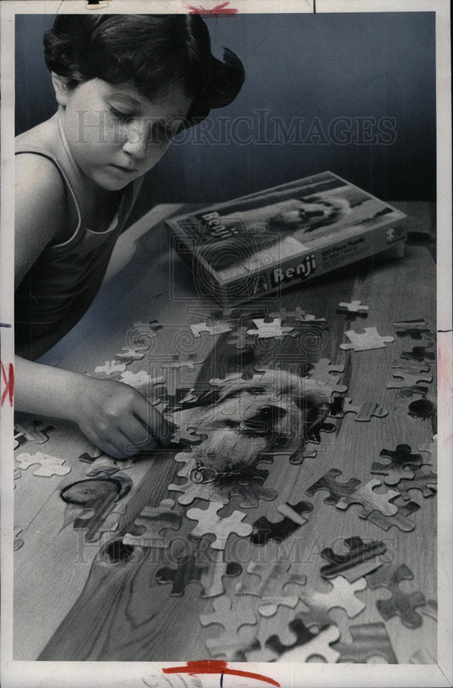 1977 Press Photo Heather Graff Bend jigsaw puzzle Grove - Historic Images