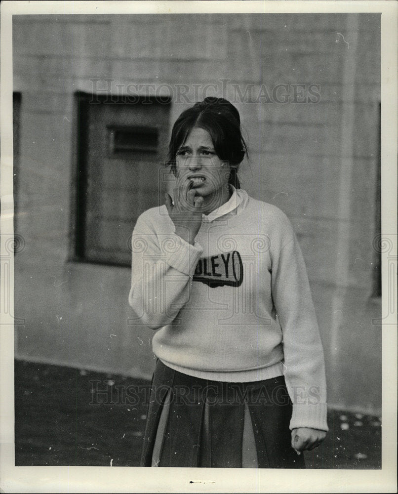 1963 Press Photo Ilona Laki Tuley Cheerleader Harian Ah - Historic Images