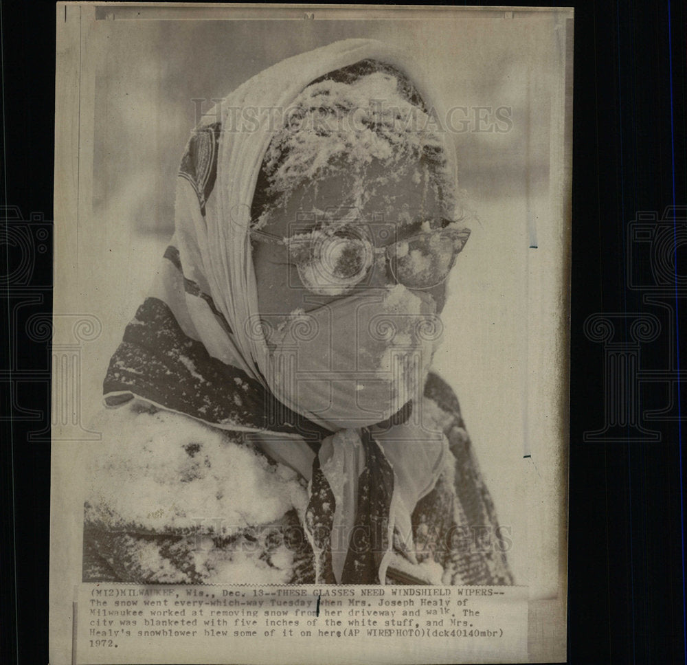 1972 Press Photo Mrs Joseph Healy Milwaukee snow Drive - Historic Images