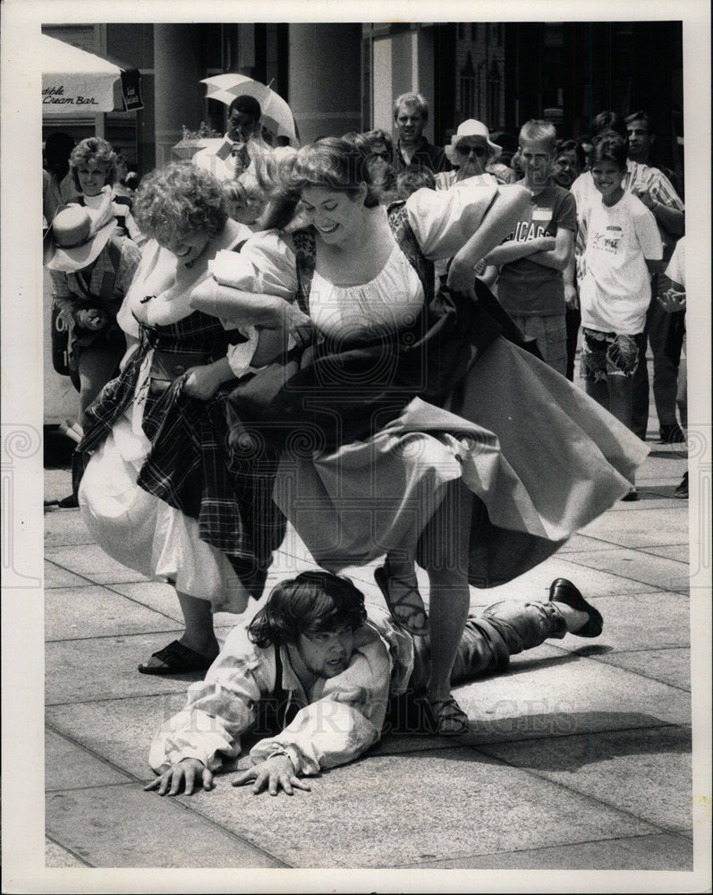 1988 Press Photo Bristol Renaissance Faire Illinois  - Historic Images
